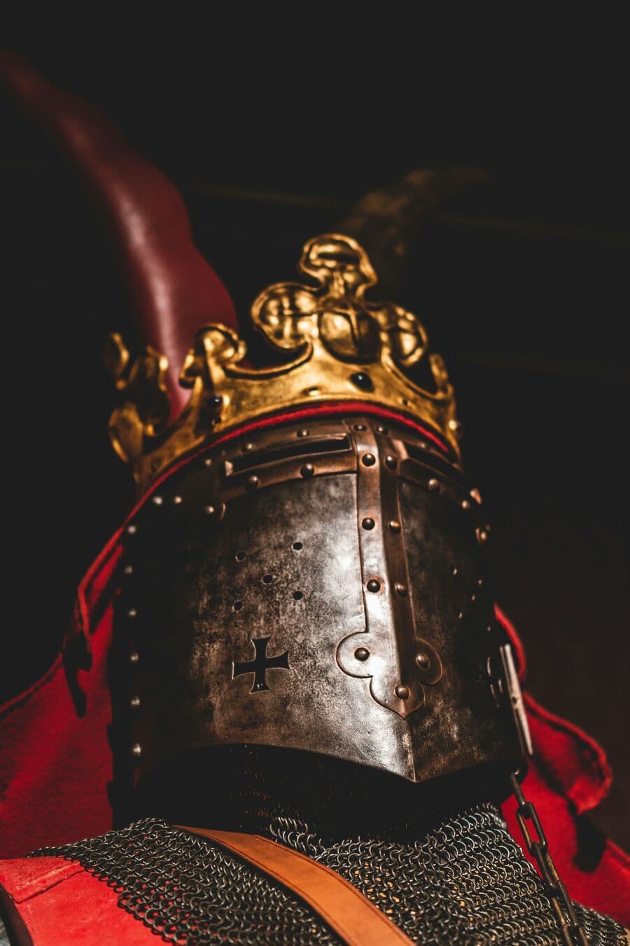 The ancestral helm of House Zartavius